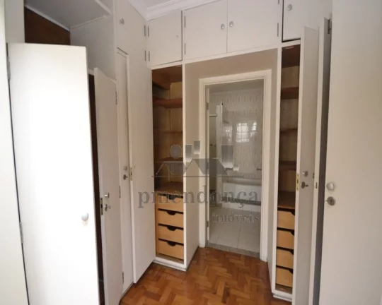 Imagem Apartamento amplo ensolarado, rico em armarios, claro e ventilado, em rua nobre e arborizada de Higi...