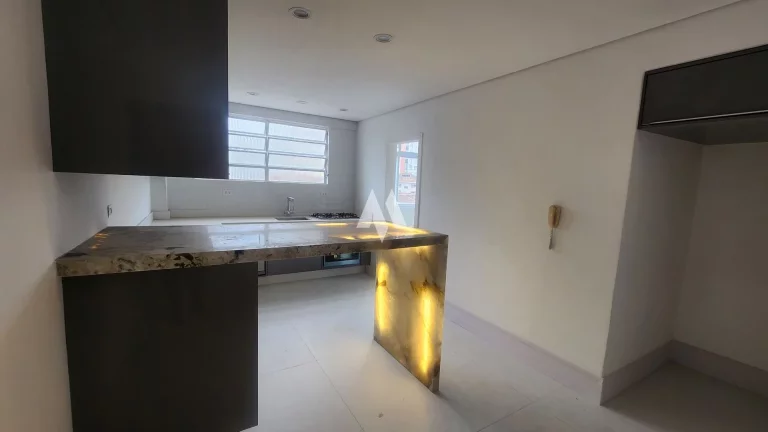 Imagem Apartamento em Ponta da Praia, Totalmente Reformado, 2 dormitórios, , 1 vaga, Santos/SP