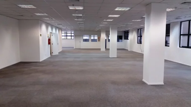Imagem SALA COMERCIAL em Curitiba - PR, Centro