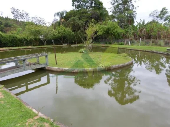 Imagem Lindo Sitio à Venda em Atibaia com 30 mil m ²
