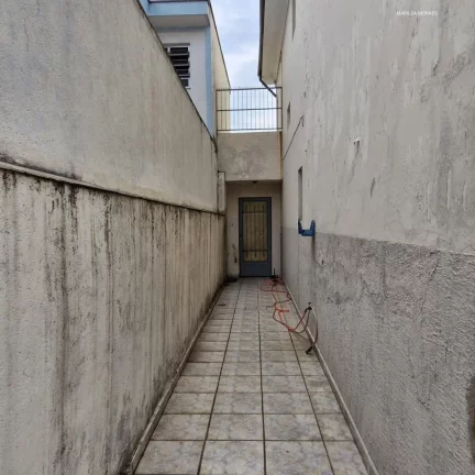 Foto do imóvel: Casa confortável de 2 dormitórios, 2 banheiros, sala para dois ambientes, com entrada lateral e va...