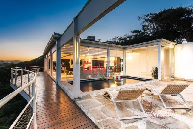 Imagem Casa com 5 dormitórios à venda, 431 m² por R$ 3.200.000 - Village de Búzios - Armação dos Búzios/RJ
