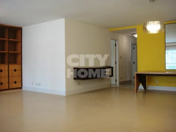 Imagem Apartamento reformado super espaçoso com 240m², 04 dormitórios ( 2 suítes ) e 2 vagas na garagem...