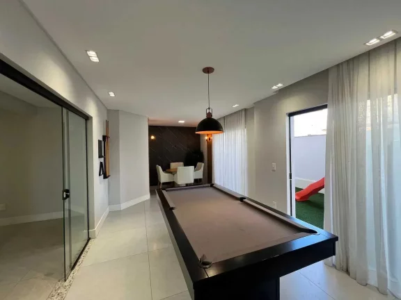 Imagem Apartamento com 3 dormitórios sendo 1 suíte e 2 vagas em Balneário Perequê/SC