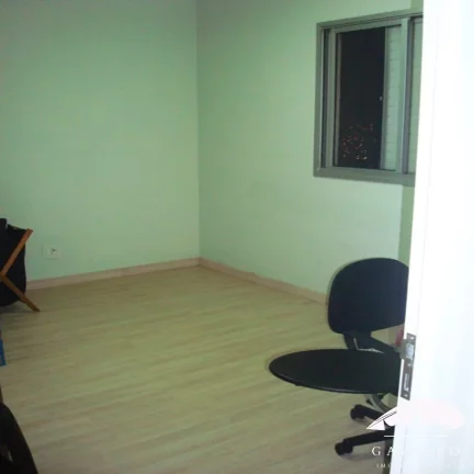 Imagem VENDA | APARTAMENTO NO RESIDENCIAL NOVE DE JULHO - Com 2 dormitórios, com varanda, armários planejados no quarto, banheiro, cozinha e 01 vaga coberta.