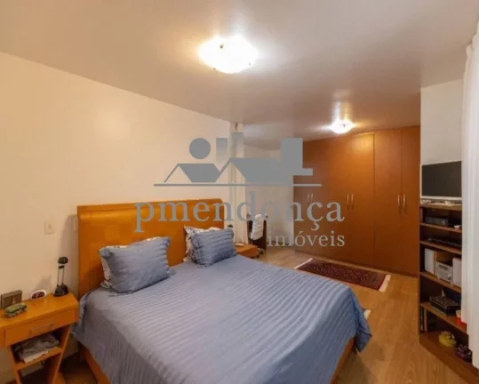Imagem Apartamento em Higienópolis com 4 quartos sendo 2 suítes e 2 vagas, 209m².