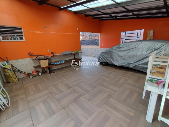 Casa de dois pavimentos, 4 dormitórios e vários benefícios, com muito espaço e c