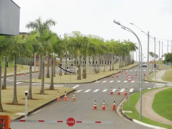 Imagem "Pronto para Morar" Linda casa no Alphaville Piracicaba, do arquiteto Aquiles Nicolas Kilaris com 3 Suítes