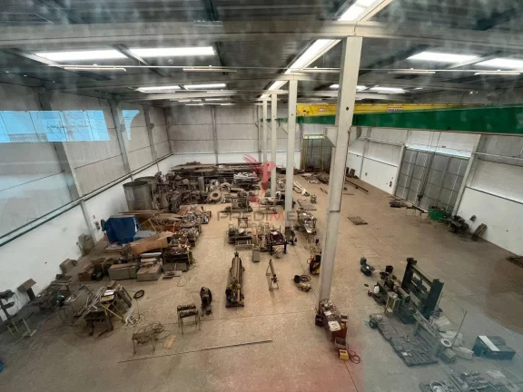 Imagem Vendo excelente GALPÃO INDUSTRIAL em condomínio fechado com total segurança 24 h