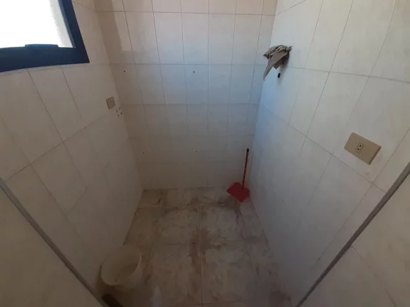 Imagem Apartamento espaçoso com 3 dormitórios, todos com armários planejados, sendo 1 suíte confortáve...