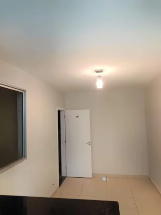 Imagem Apartamento com 2 quartos, sala, cozinha tipo americana com pia de granito, banheiro com box de vidr...