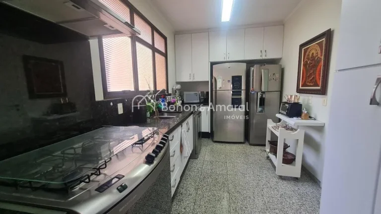 Imagem Localizado no coração do Cambuí, este finíssimo apartamento oferece o que há de melhor em confo...