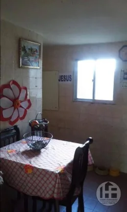 Imagem Casa com 2 pavimentos à venda, 5 quartos (1 suíte) no bairro da tamarineira, Recife-PE.