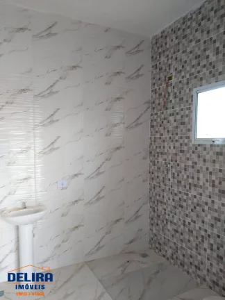 Imagem Linda Casa à Venda - Seu Novo Lar com Vista para a Natureza!