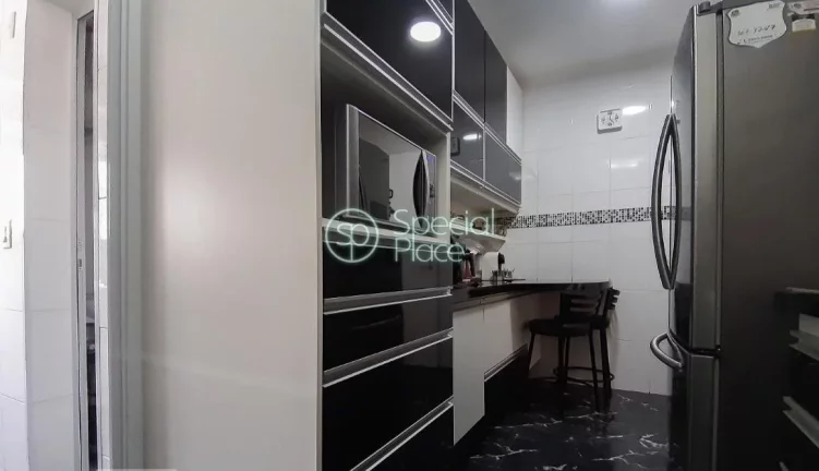 Imagem Cobertura impecável ao lado do Horto. São 210m² de área privativa, 3 dormitórios ( 2 suítes) e...