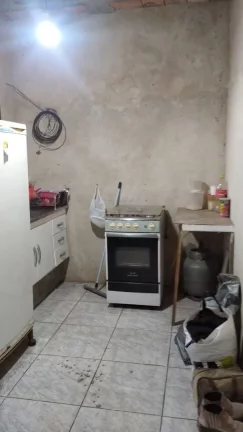 Imagem Barracão Comercial com 150 metros com 01 dormitório, cozinha e banheiro social. Varias vagas de ga...