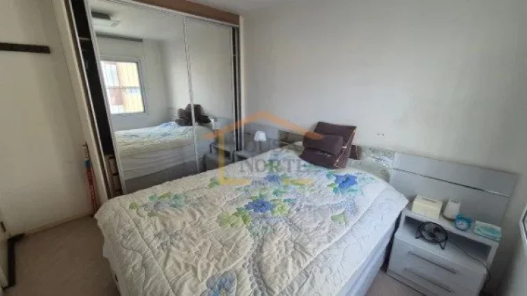 Imagem Apartamento mobiliado com 2 dormitórios, 2 banheiros e 1 vaga de garagem. Possui sala de estar e ja...