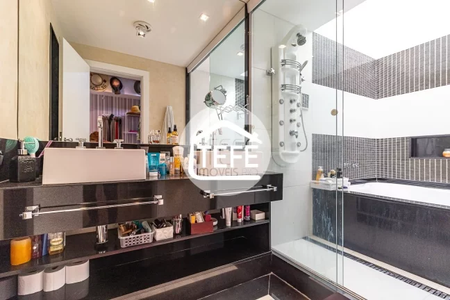 Imagem Casa com 415m² com 3 SUÍTES em Condomínio fechado no Recreio dos Bandeirantes