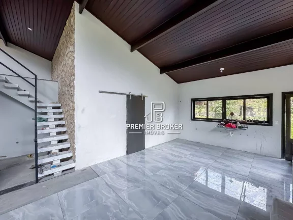 Imagem Casa com 5 dormitórios à venda, 350 m² por R$ 1.350.000,00 - Córrego das Pedras - Teresópolis/RJ