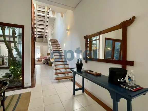 Imagem Casa Mobiliada Porteira Fechada - 5 suítes, Pé na areia no Condomínio Jequiti Residences - Praia de Pernambuco - Guarujá