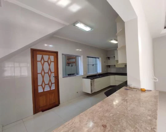 Imagem Sobrado no Butantã com 3dorms(2suítes) edícula e 3 vagas de garagem!!