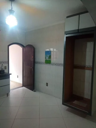 Imagem Sobrado com 3 dormitórios para alugar, 243 m² por R$ 2.500,00/mês - Parque Marajoara - Santo André/SP