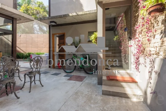 Imagem Casa de Vila em Perdizes com 3 sui­tes e 2 vagas, 202m²