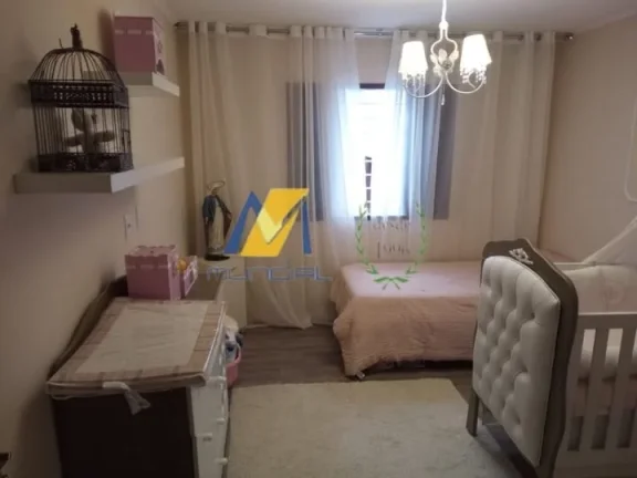 Imagem Casa para Venda com 148m², 3 dormitórios sendo 2 suítes, churrasqueira, 2 vagas.