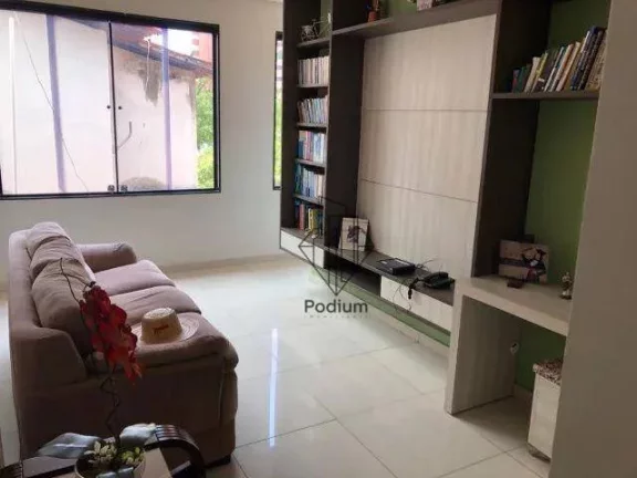 Imagem Casa de 1º andar com piscina nas proximidades de restaurantes e supermercado no Manaíra - CA0172