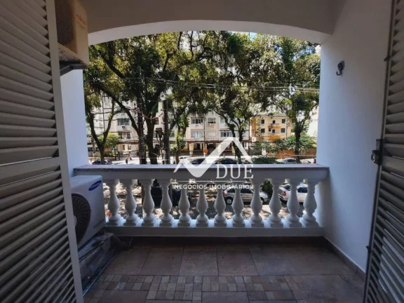 Imagem Apartamento com 3 quartos, ampla cozinha, vaga demarcada à venda, 135 m² por R$ 690.000 - José Menino - Santos/SP