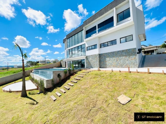 Imagem Casa Cinematográfica localizada em Atibaia! Aceita financiamento bancário!