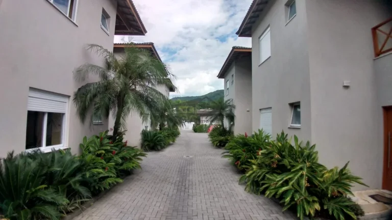 Imagem CASA DE COND. NA PRAIA DE JUQUEHY