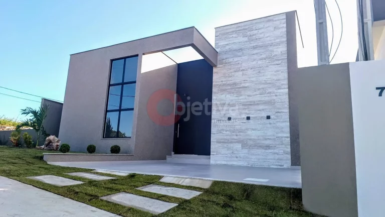 Imagem Casa nova em condomínio com acabamento fino a venda em São Pedro da Aldeia.
