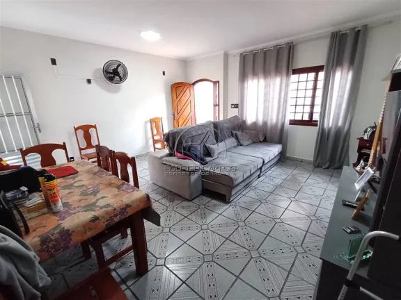 Imagem Espaçosa Casa Geminada 3 Quartos no Ocian - Praia Grande, SP