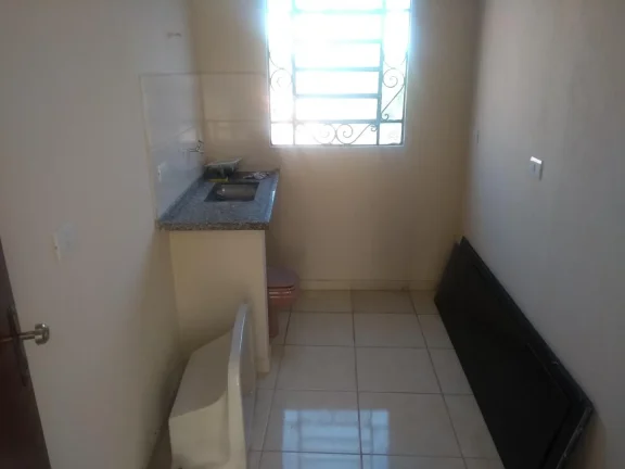 Imagem Terreno 10x25 - 250m² - contendo 4 casas sendo casa 1 - na frente alugada R$ 600,00 com 1 quarto, s...