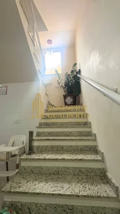 Imagem CASA ASSOBRADADA À VENDA 3 SUÍTES 50 METROS ATÉ A PRAIA DAS PALMEIRAS