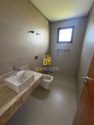 Imagem GH1996

O sobrado possui 

- 4 suítes plenas
- Ampla sala de estar 
- Cozinha 
- Área de serviço ...