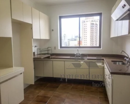 Imagem Apartamento todo iluminado e com varandas na melhor rua do bairro de Higienópolis. Muito espaçoso,...