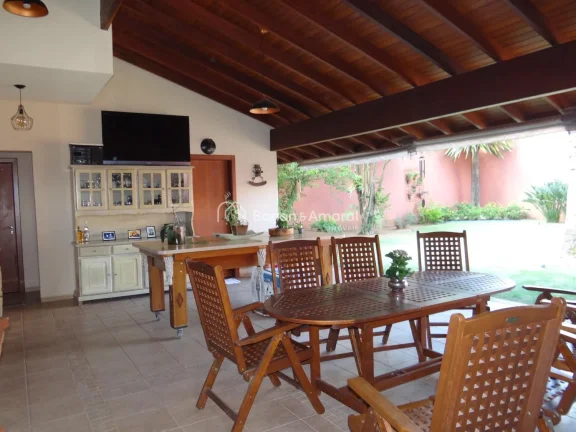 Imagem Linda casa rústica com acabamentos impecáveis, 4 suítes, sendo uma no térreo, para venda ou loca...