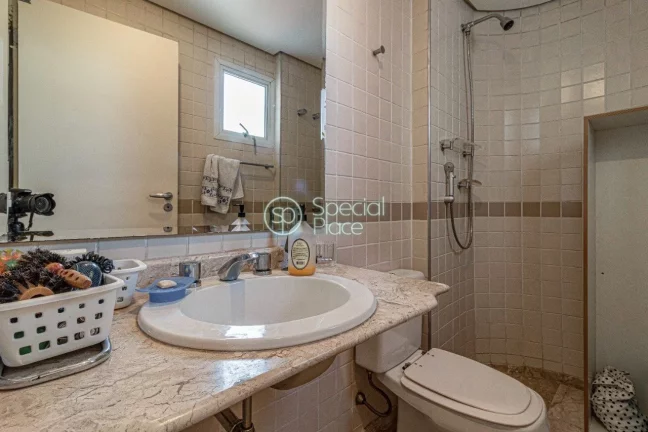 Imagem Magnífico projeto de Ruy Ohtake, um por andar, 210m². No Panamby com vista maravilhosa, espaçoso ...