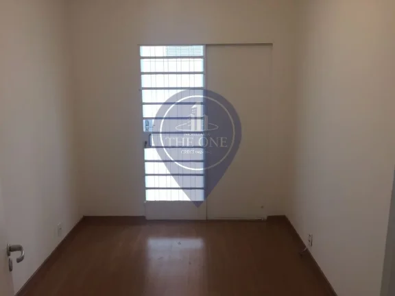 Imagem Aluguel de Casa no Itaim Bibi: 3 quartos, 1 suíte, 2 salas, 2 banheiros, 2 vagas de garagem, 150 m² - São Paulo-SP