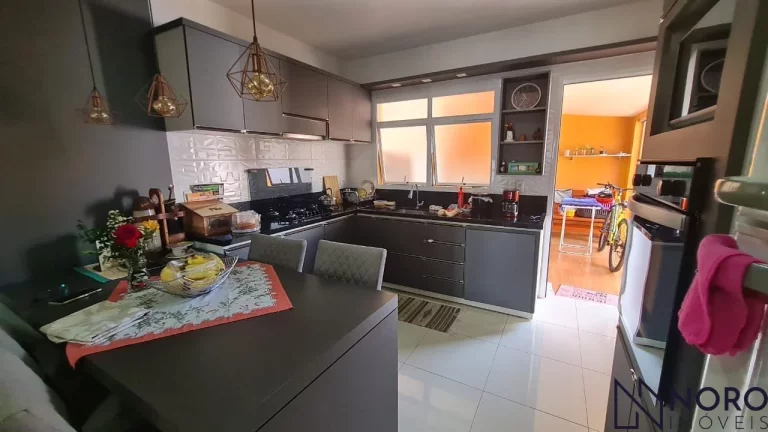 Imagem Casa de 2 Dormitórios com Suíte, Pátio e Garagem em Santa Maria