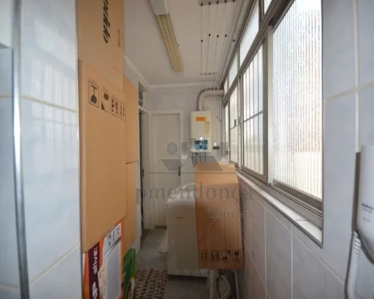 Imagem Ótimo apartamento em excelente rua do bairro de Pinheiros, quarto e banheiro de empregada Living pa...