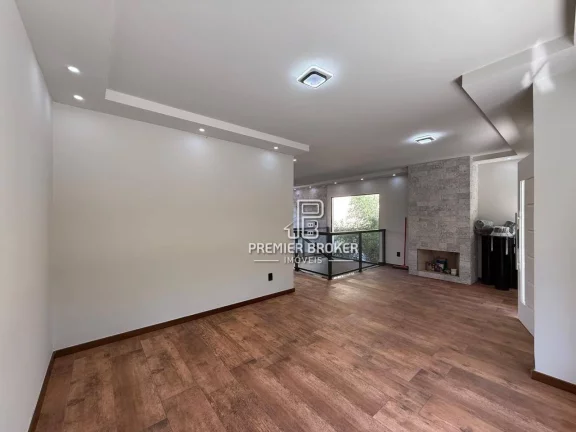 Imagem Casa com 3 dormitórios à venda, 150 m² por R$ 850.000,00 - Albuquerque - Teresópolis/RJ
