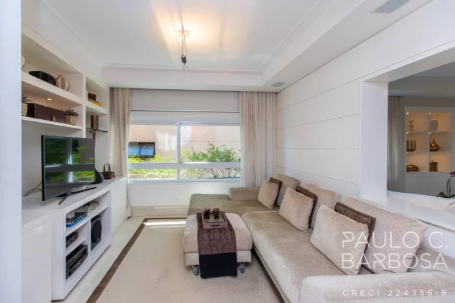 Imagem Rua Araguari com 3 Suítes - 4 Vagas - 243m²