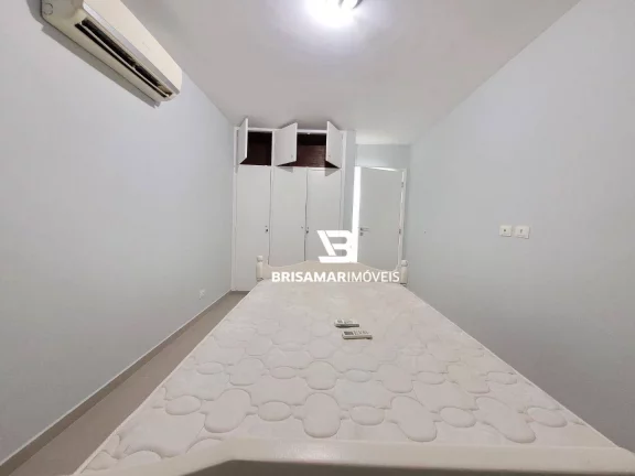 Imagem PITANGUEIRAS- CALÇADÃO , LINDO APARTAMENTO TOTALMENTE REFORMADO , GARAGEM NO PRÉDIO.