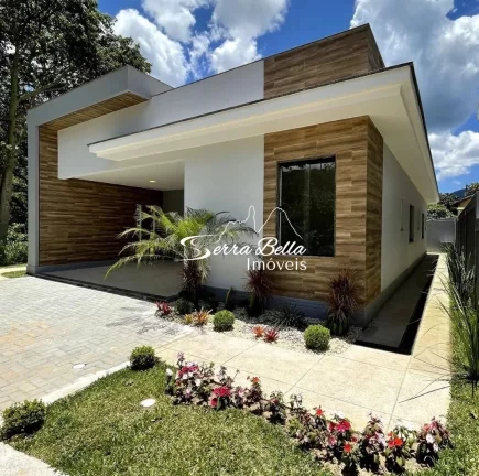 Imagem Casa com 3 dormitórios à venda, 220 m² por R$ 1.100.000,00 - Albuquerque - Teresópolis/RJ