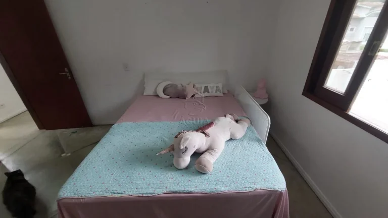Imagem Casa em condomínio com segurança 24 horas localizado no Horto