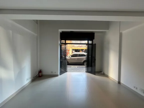 Imagem Loja Comercial – 122m² com Mezanino e Acesso Privilegiado no Centro