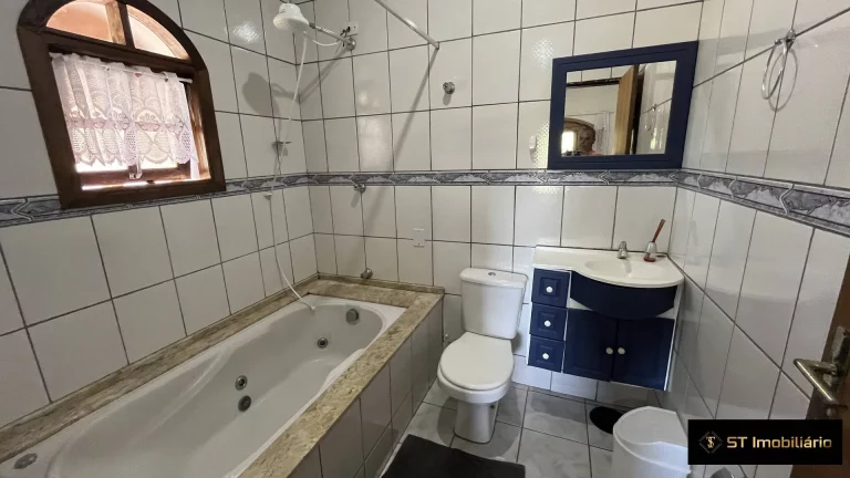 Imagem Chácara à venda em Atibaia c/ 4 dormitórios - 1.368m² por R$935.000!